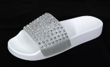 Шлепанцы белые резиновые пляжные с камнями Swarovski от Menghi, 2047/CRI